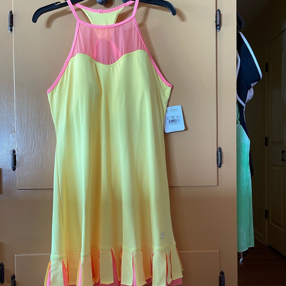 Striking Sofibello tennis dress. brand new. Tag attached